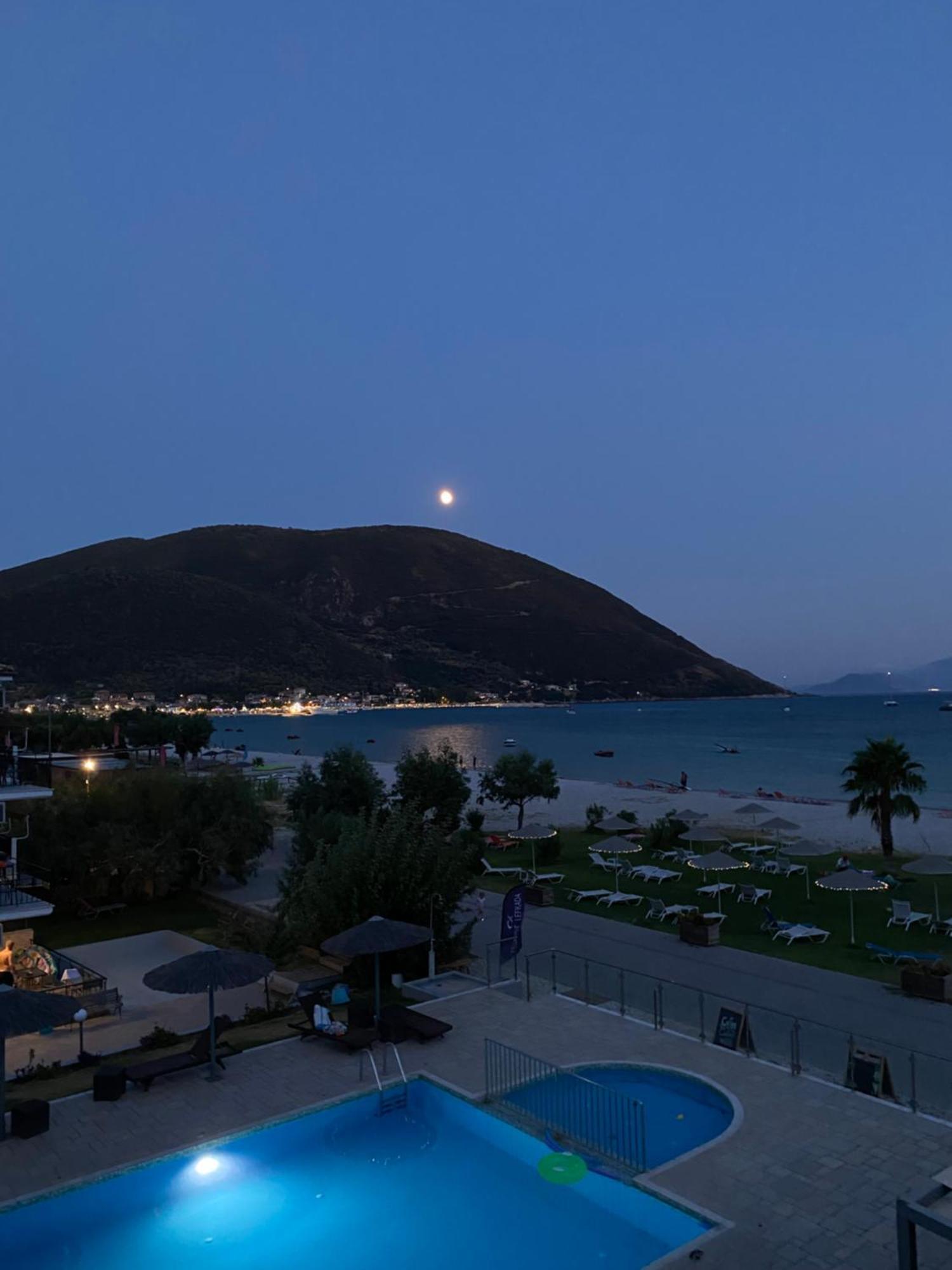 Surf Hotel วาซีลีกี ภายนอก รูปภาพ